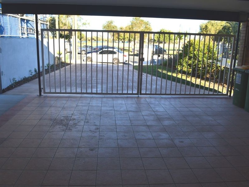 40 Brighton Parade, Southport QLD 4215