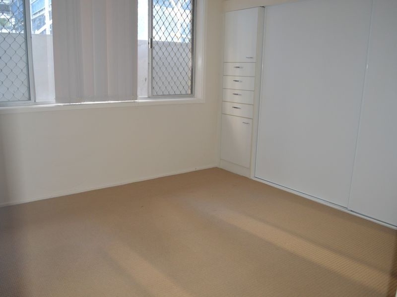 40 Brighton Parade, Southport QLD 4215