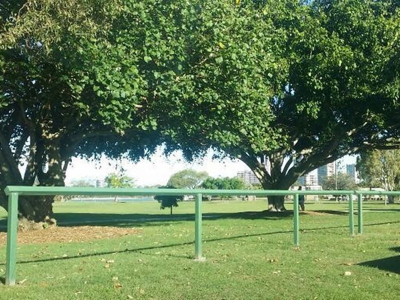 40 Brighton Parade, Southport QLD 4215