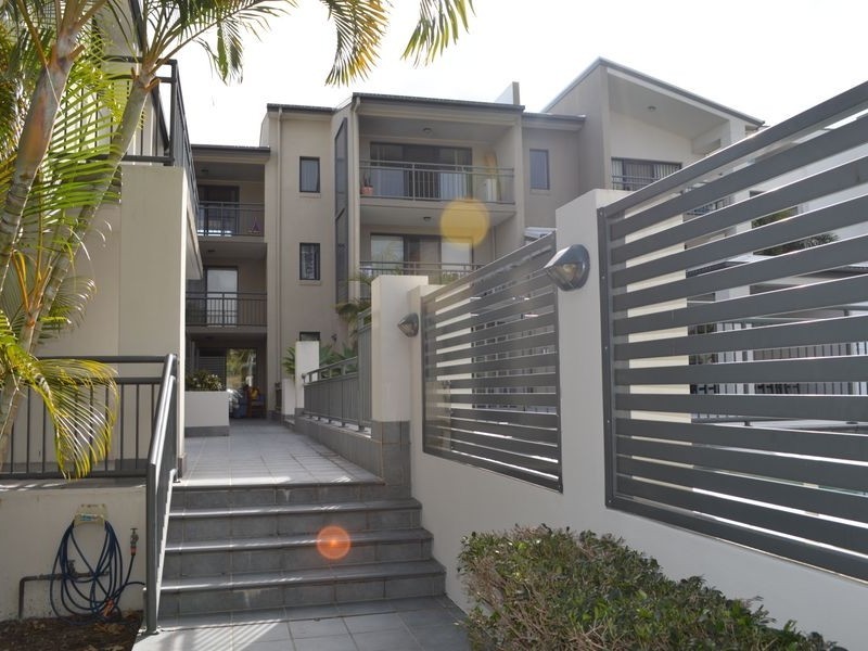 3/46-48 Lenneberg Street, Southport QLD 4215