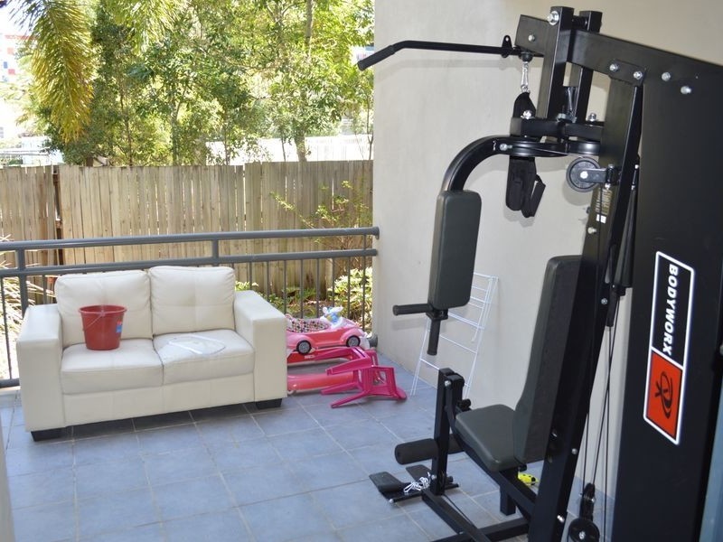 3/46-48 Lenneberg Street, Southport QLD 4215