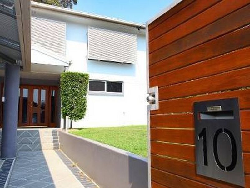 10 Sibyl Street, Southport QLD 4215