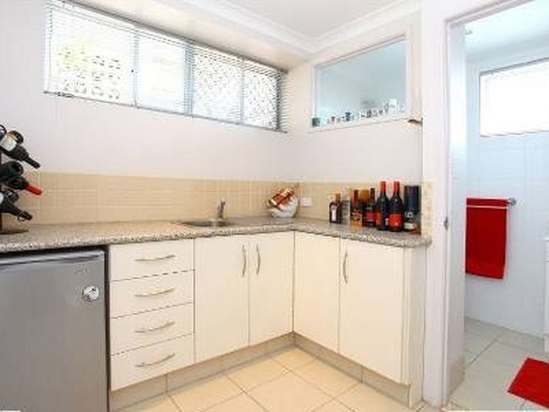 10 Sibyl Street, Southport QLD 4215