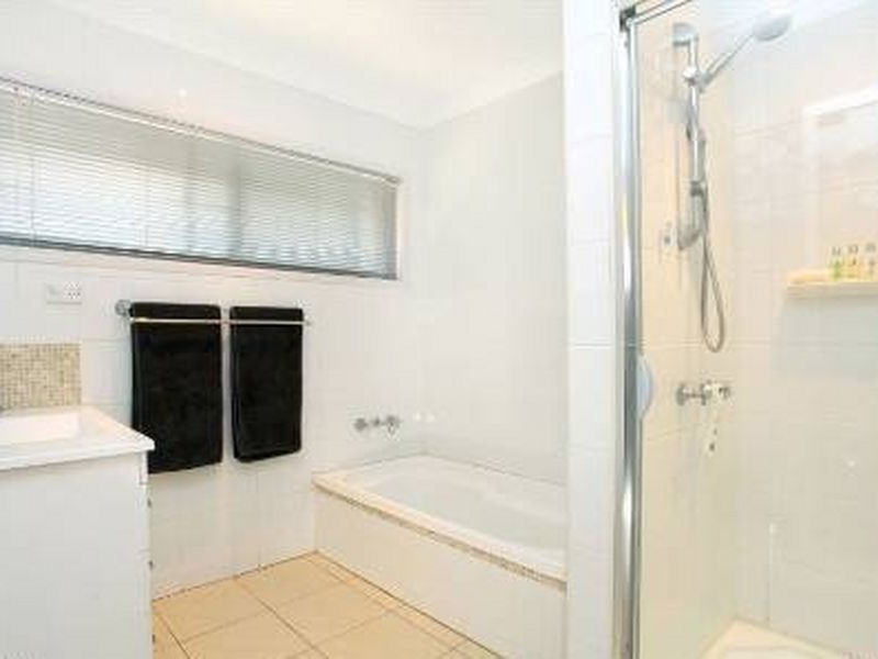 10 Sibyl Street, Southport QLD 4215