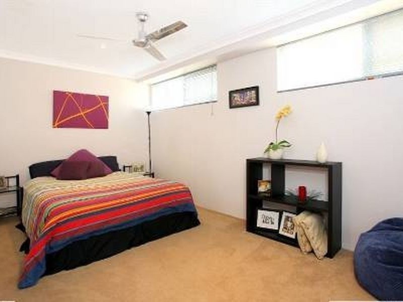 10 Sibyl Street, Southport QLD 4215
