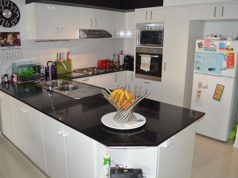 3/7-9 Robert Street, Labrador QLD 4215