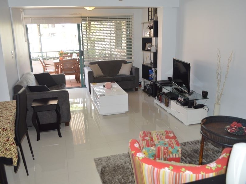 3/7-9 Robert Street, Labrador QLD 4215