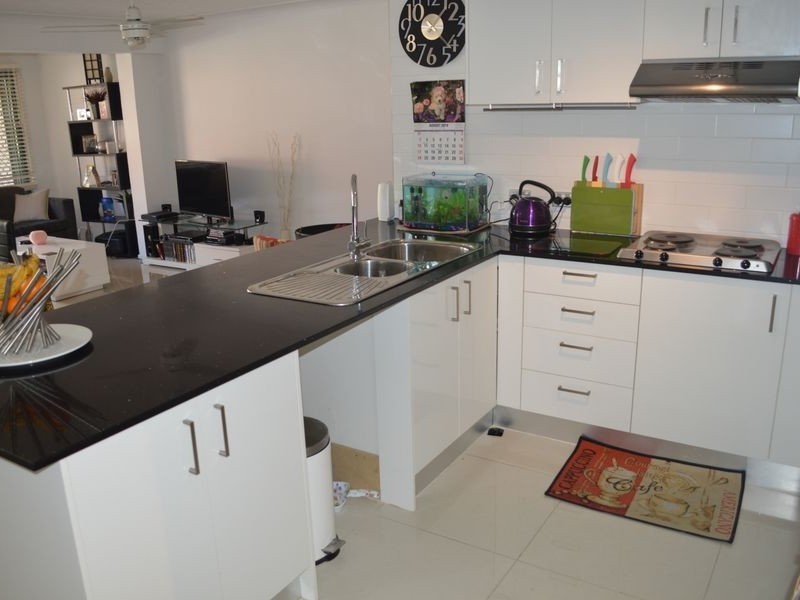 3/7-9 Robert Street, Labrador QLD 4215