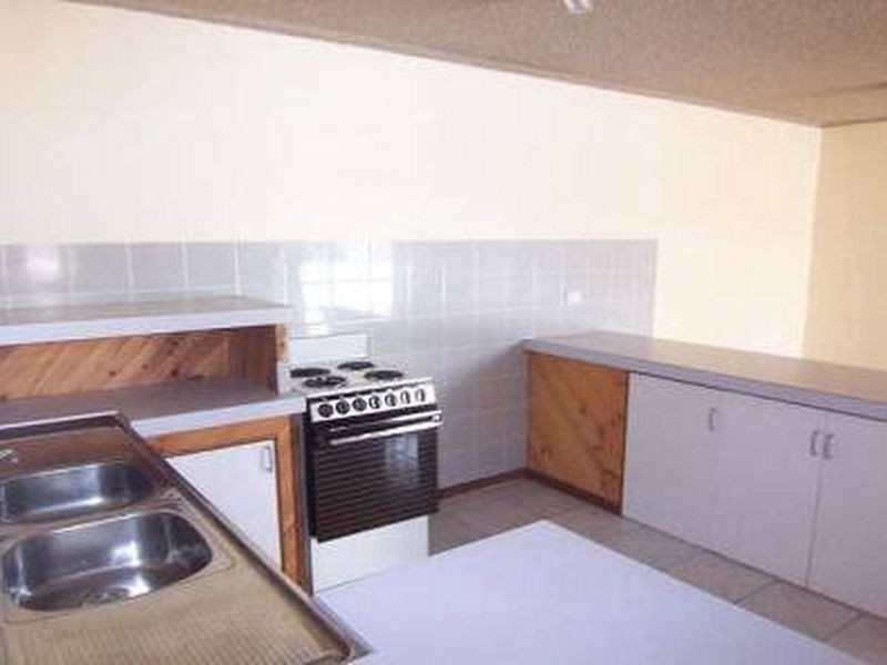 10/72 Marine Pde, Southport QLD 4215