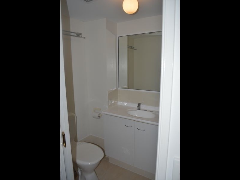 4/16 Whitby Street, Southport QLD 4215