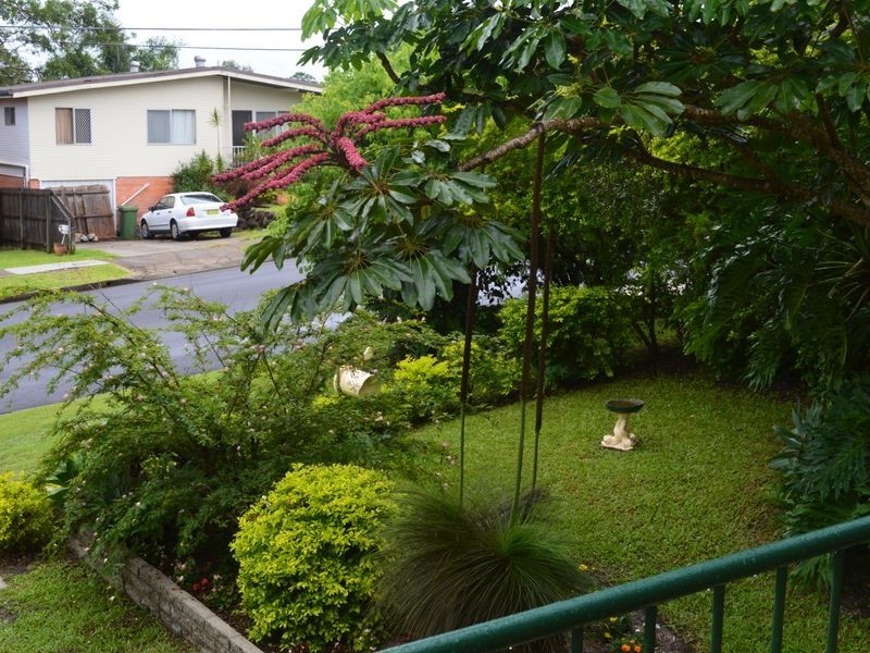 32 Kuranga Avenue, Southport QLD 4215