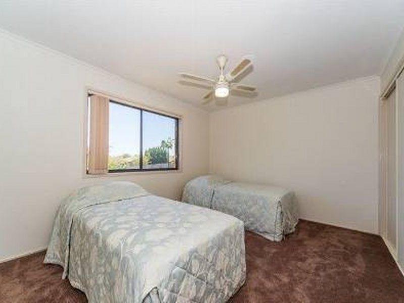 4 West Mountain Court, Parkwood QLD 4214