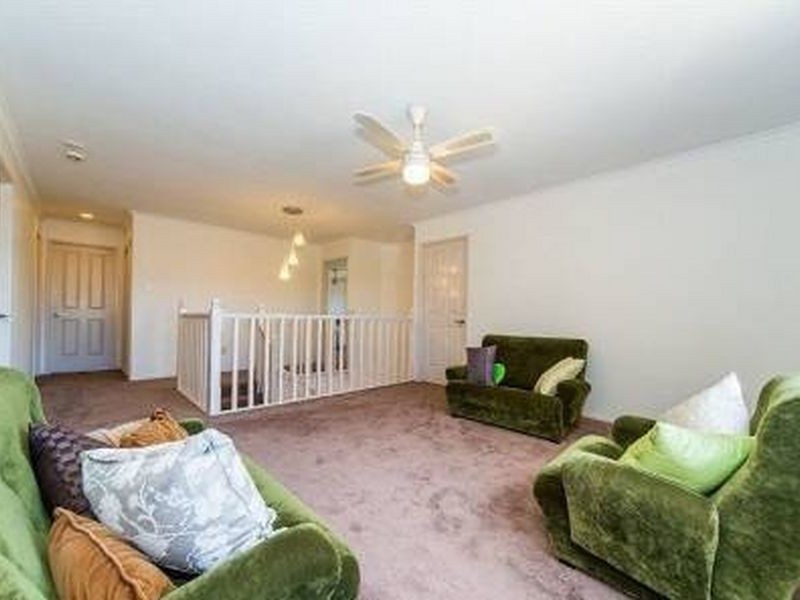 4 West Mountain Court, Parkwood QLD 4214