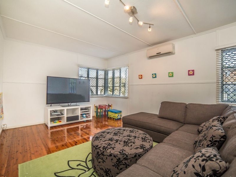 63 Central Street, Labrador QLD 4215