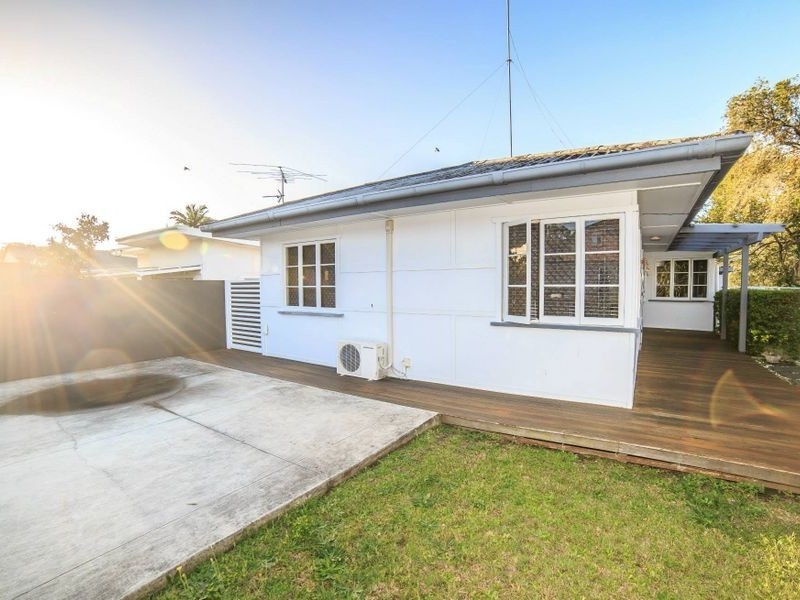 63 Central Street, Labrador QLD 4215