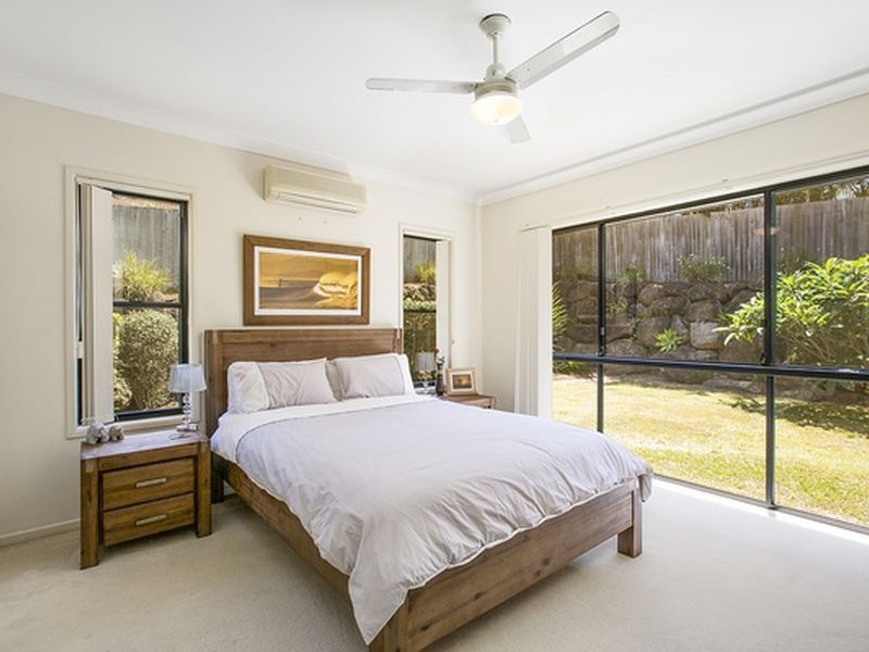 6 Lillywood Circuit, Molendinar QLD 4214