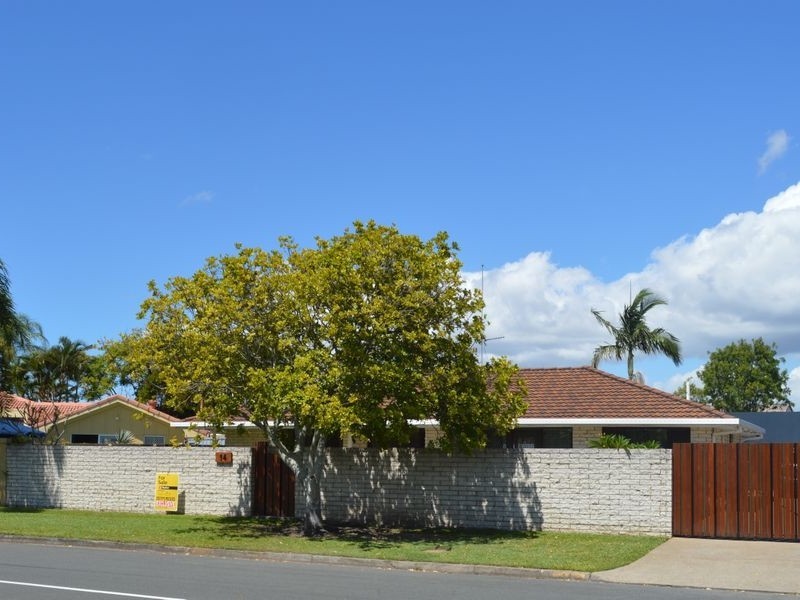 14 Collins Crescent, Benowa QLD 4217