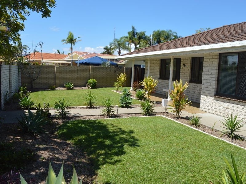 14 Collins Crescent, Benowa QLD 4217