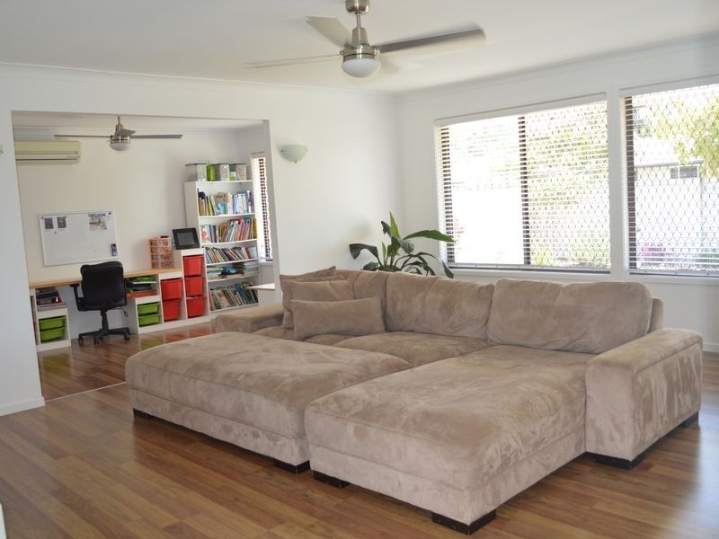 14 Collins Crescent, Benowa QLD 4217