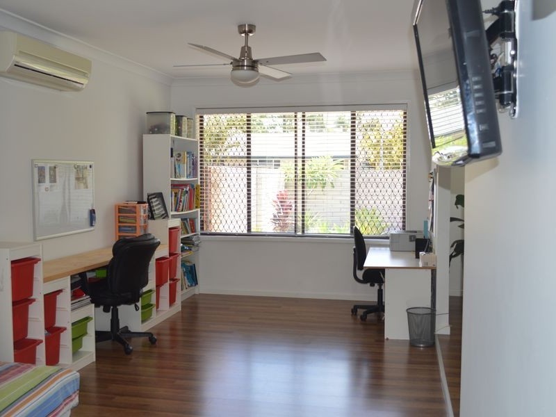 14 Collins Crescent, Benowa QLD 4217