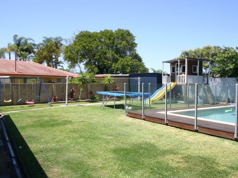 14 Collins Crescent, Benowa QLD 4217