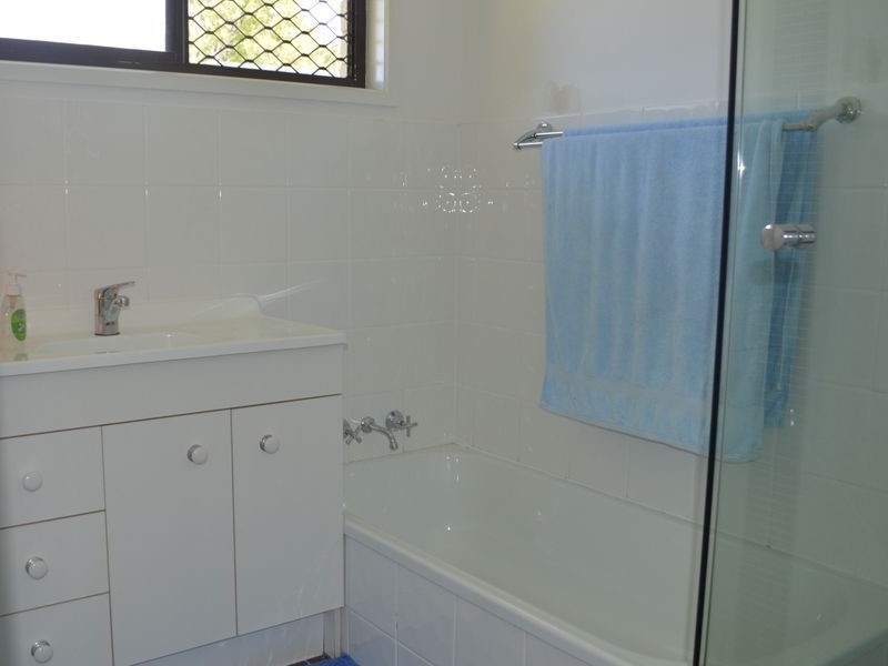 14 Collins Crescent, Benowa QLD 4217