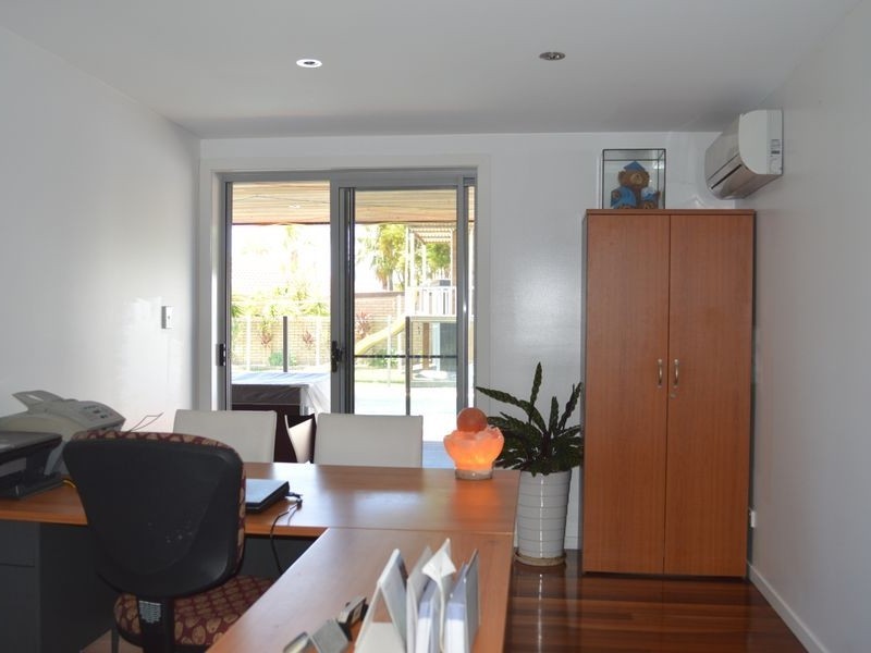 14 Collins Crescent, Benowa QLD 4217