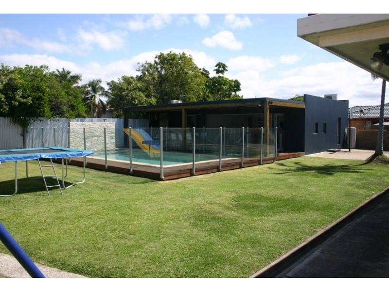 14 Collins Crescent, Benowa QLD 4217