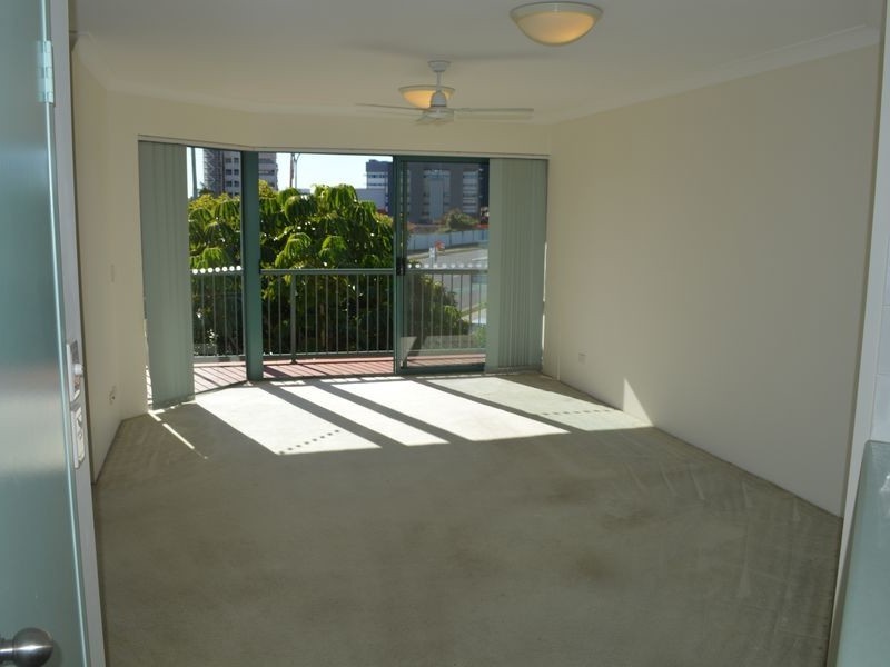 18/45 Pohlman Street, Southport QLD 4215