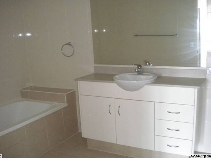 2408/1 Como Crescent, Southport QLD 4215