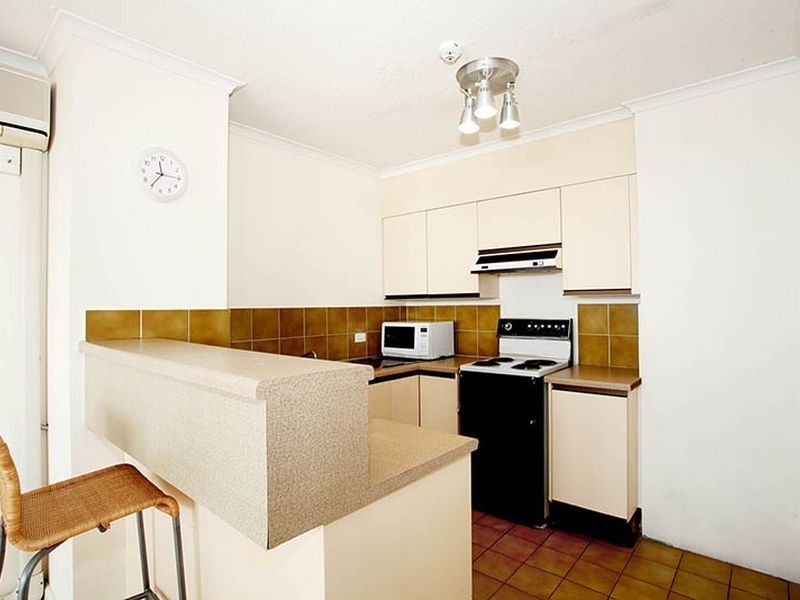 13B/114 Marine Parade, Southport QLD 4215