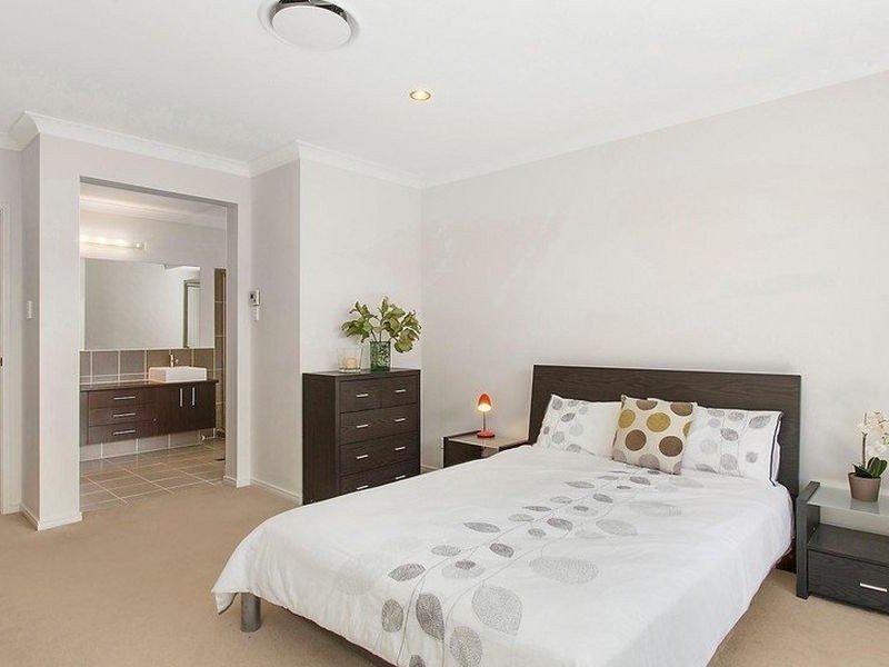 24 Iridium Drive, Hope Island QLD 4212