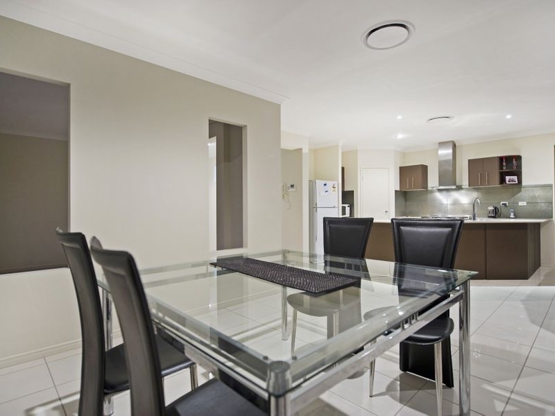 24 Iridium Drive, Hope Island QLD 4212