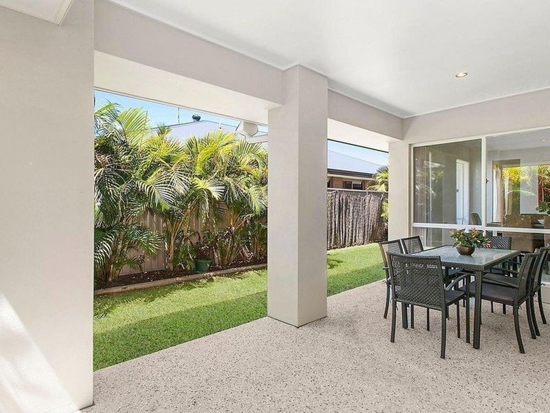 24 Iridium Drive, Hope Island QLD 4212