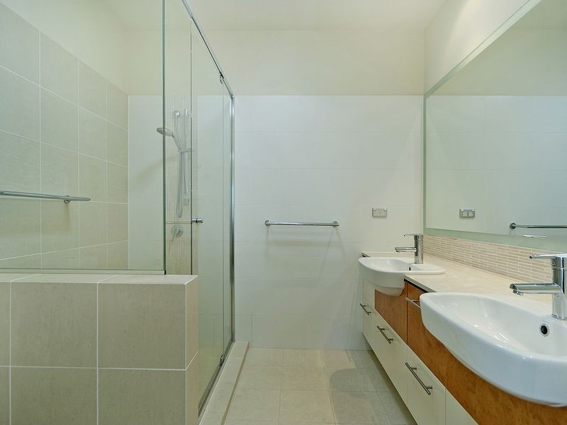 2/7006 Vista Drive, Benowa QLD 4217