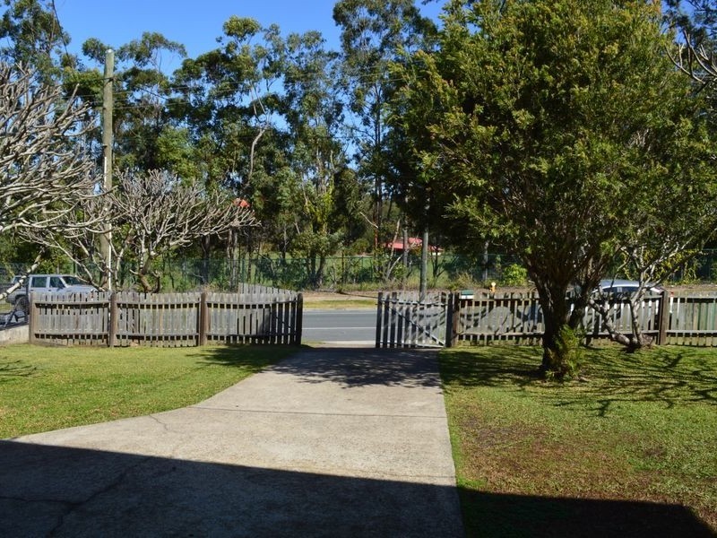 37 Brolga Avenue, Southport QLD 4215