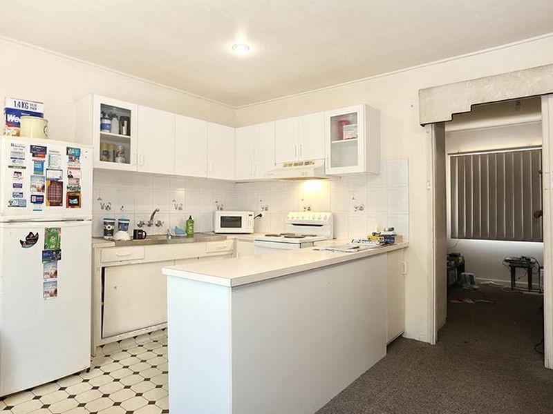 Units 4. 5 Queen Street, Southport QLD 4215