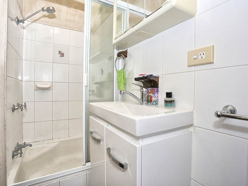 Units 4. 5 Queen Street, Southport QLD 4215