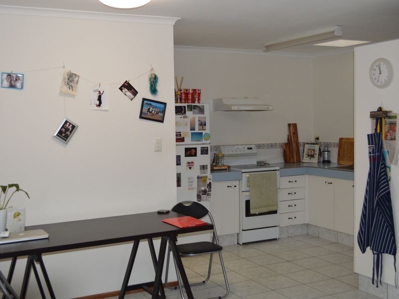 2/14 Corrine Avenue, Southport QLD 4215