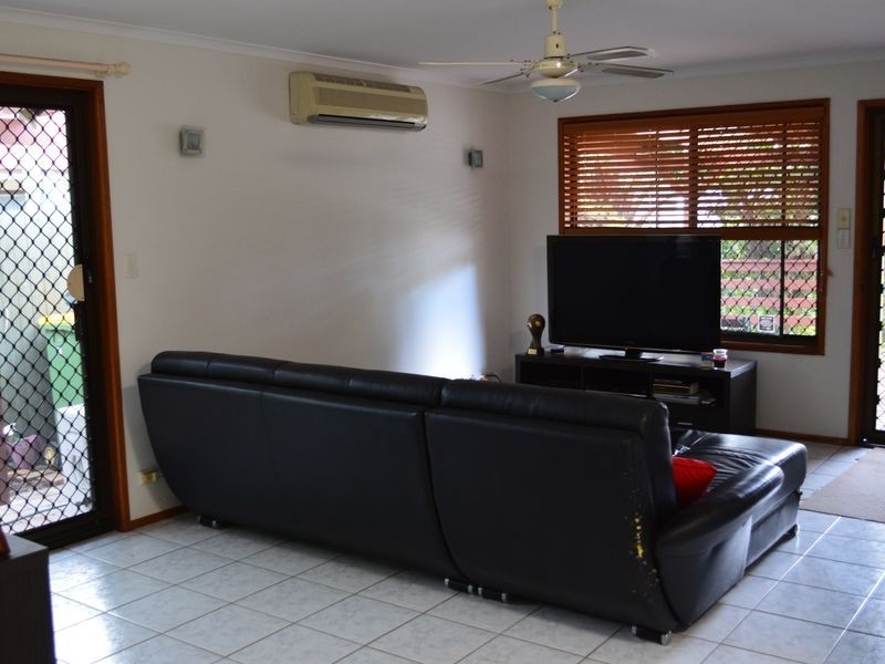 2/14 Corrine Avenue, Southport QLD 4215