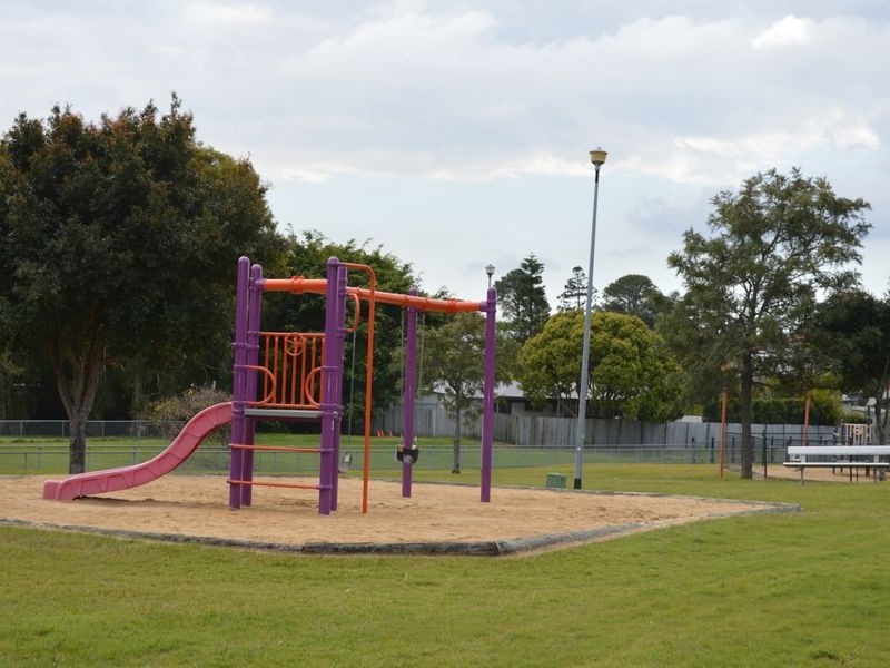 2/14 Corrine Avenue, Southport QLD 4215