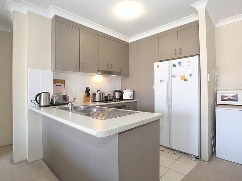 11/17 Lather Street, Southport QLD 4215