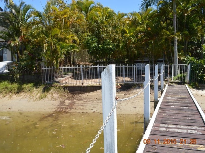 17 Brighton Parade, Southport QLD 4215