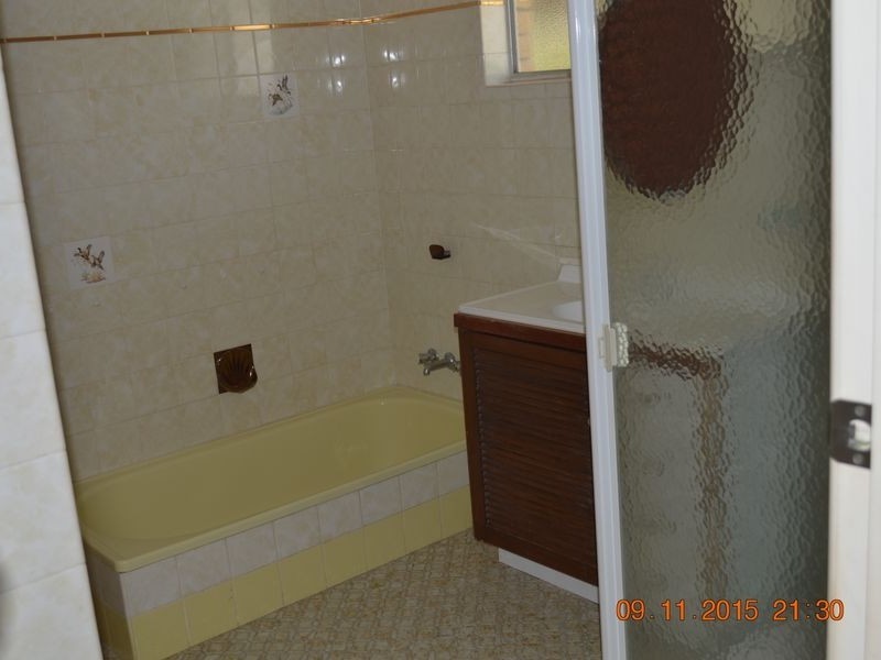 17 Brighton Parade, Southport QLD 4215