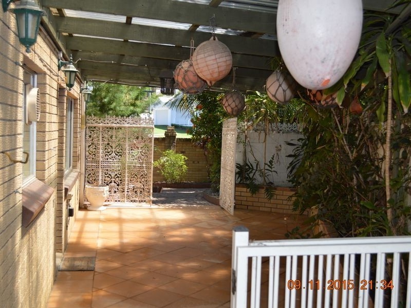 17 Brighton Parade, Southport QLD 4215