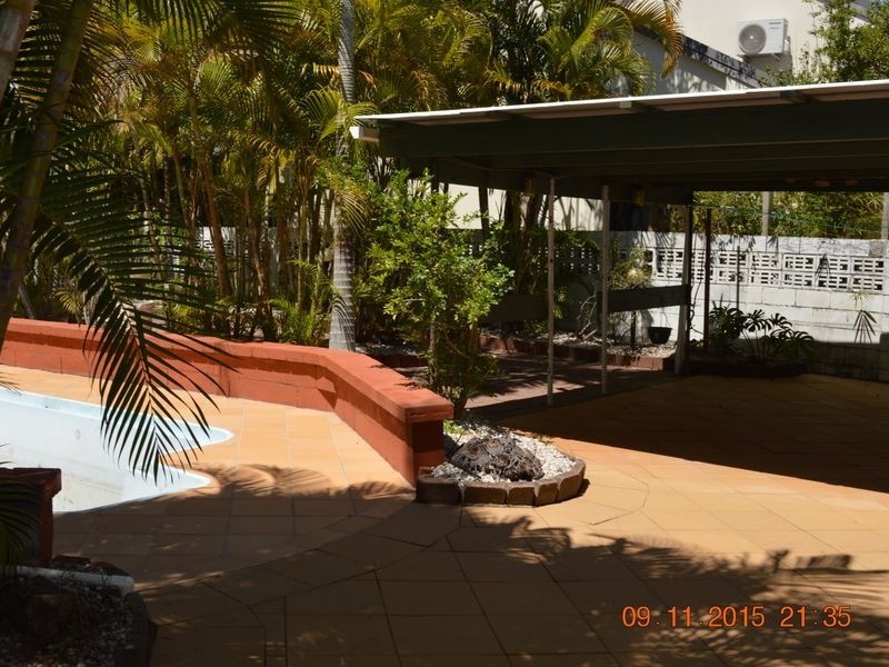 17 Brighton Parade, Southport QLD 4215