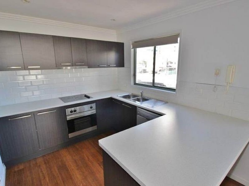 8/3-5 Bradford Street, Labrador QLD 4215