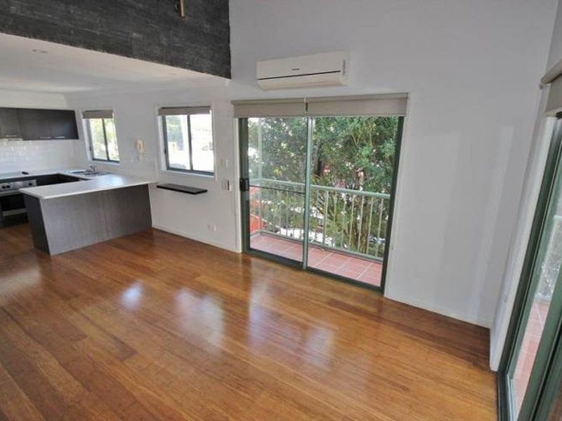 8/3-5 Bradford Street, Labrador QLD 4215