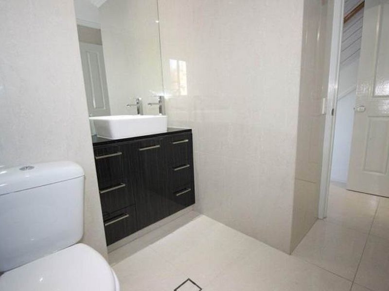 8/3-5 Bradford Street, Labrador QLD 4215