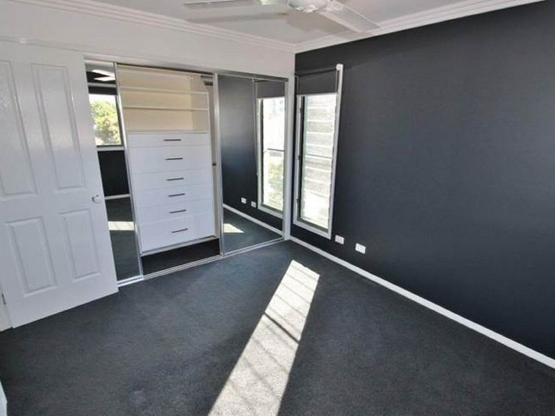 8/3-5 Bradford Street, Labrador QLD 4215